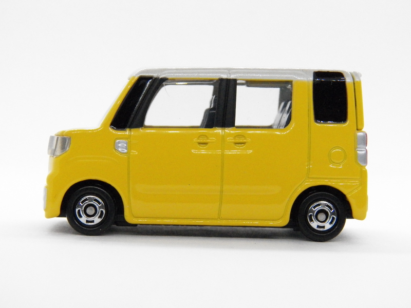 Illustration for article titled HWEP with Noodles - Tomica Daihatsu Wake